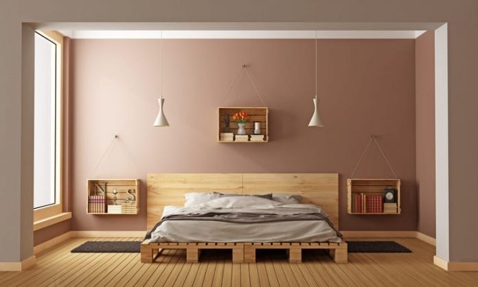 Letto con bancali: ecco come costruire un letto fai da te! Letto coi bancali