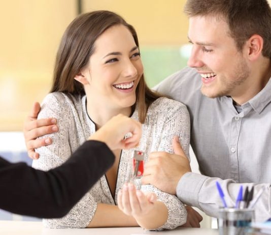 Intestare Casa alla Moglie: Quanto Costa? Conviene? La Guida Completa! intestare casa alla moglie