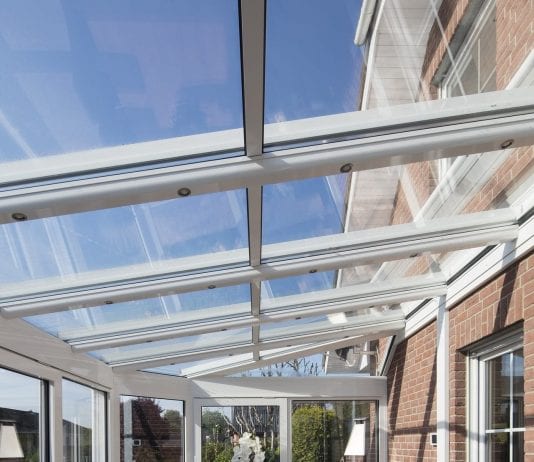 come chiudere un terrazzo con vetro scorrevoli